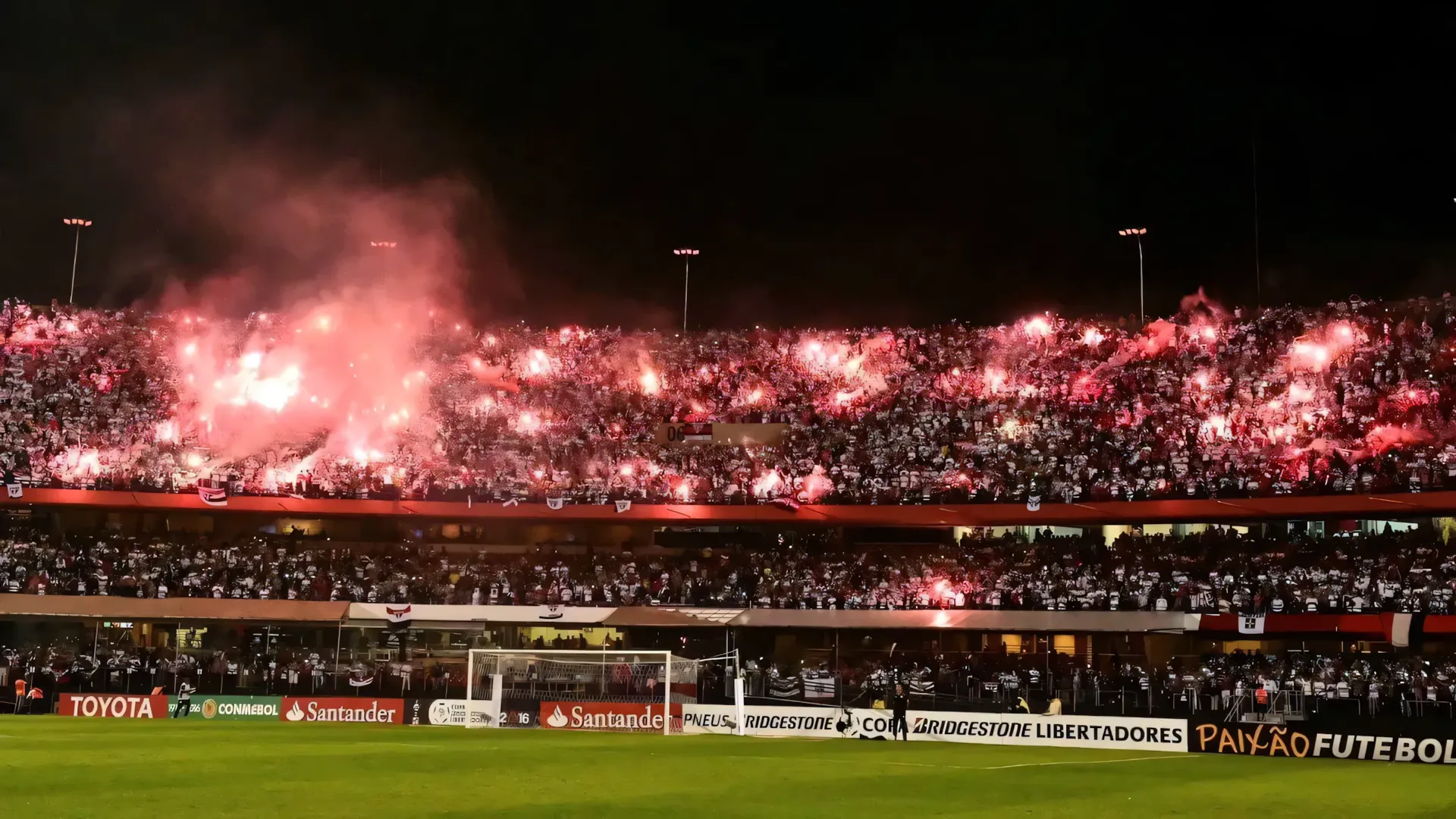 Arquibancada em dia de jogo