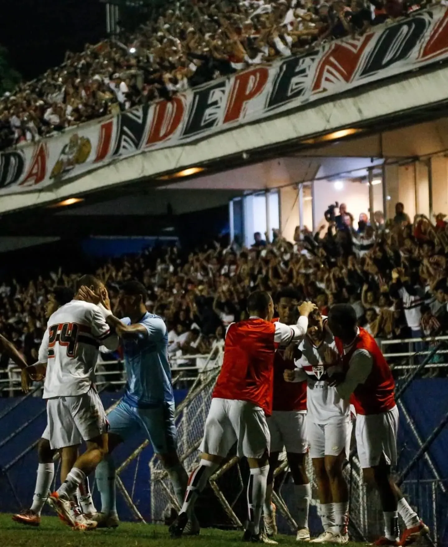Torcida Independente no jogo dos Made In Cotia