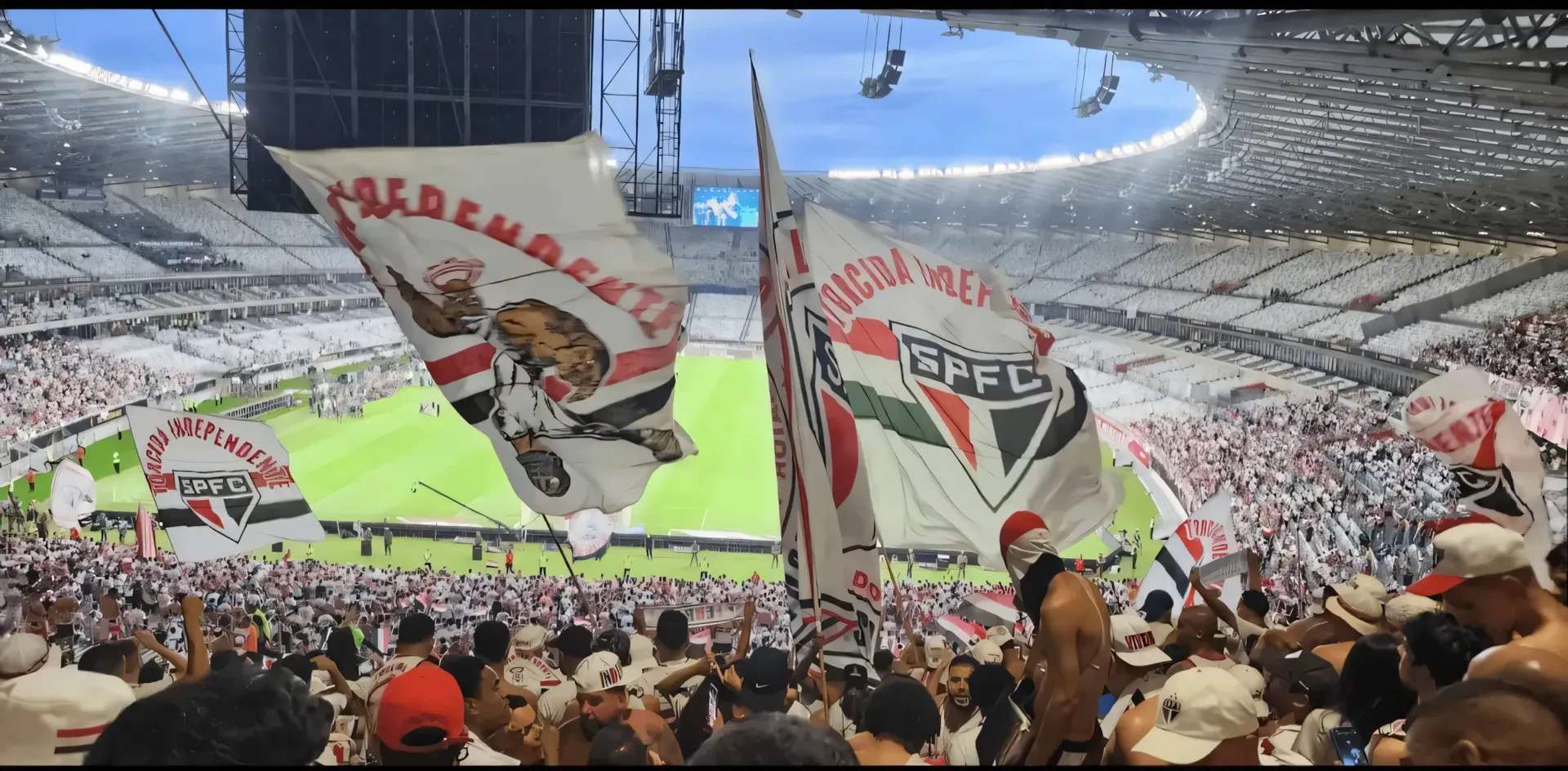 Torcida Independente na arquibancada do Morumbi