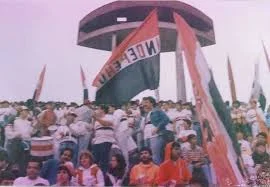Independente nos arredores do estádio, anos 80